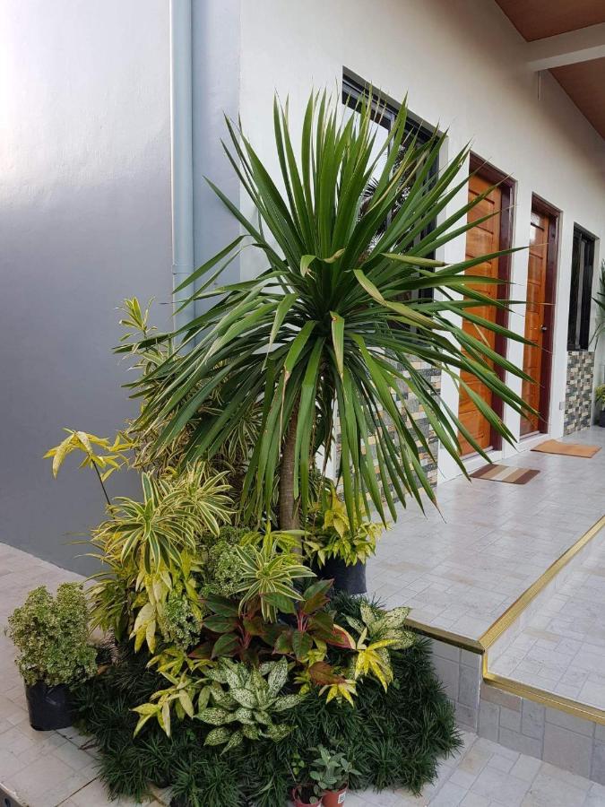 Flb Apartelle Los Banos Los Banos  Luaran gambar